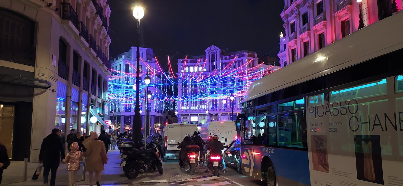 Staying Focused in Spain’s Festive Streets: Safe Driving During the Christmas Season